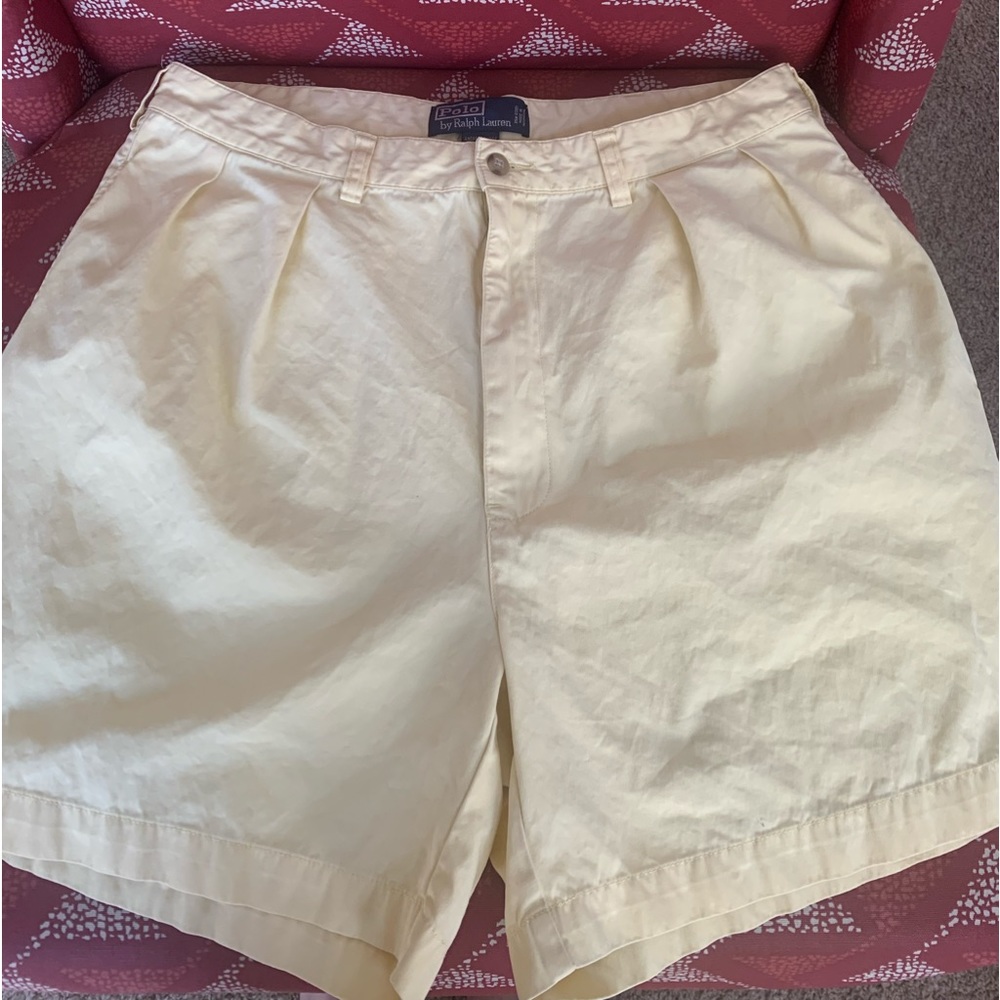 Men’s Size 36 Polo by Ralph Lauren Chino style pleated Andre Short Yellow Shorts
